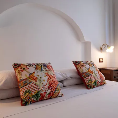 Ai Dammusi Bed & Breakfast *